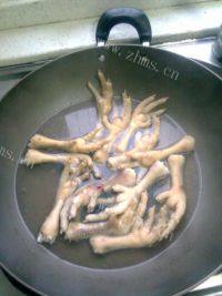 绿色食物之卤鸡爪做法图解3)
