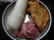 萝卜牛腩煲做法图解1)