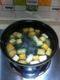 美味的豆腐泥鳅汤做法图解6)