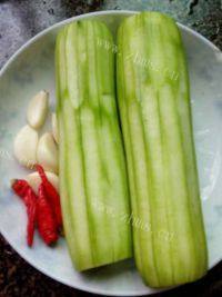 家常菜丝瓜炒肉片做法图解1)