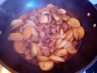 家常菜白萝卜红烧肉做法图解9)