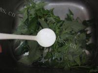 易做的蒜香红薯叶做法图解3)