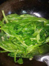 好吃的虾皮油麦菜做法图解4)