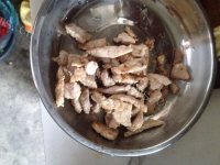 家常菜青椒炒瘦肉做法图解4)