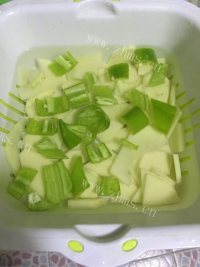 色香味俱全的青椒土豆片做法图解1)
