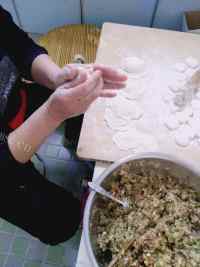 美味的萝卜猪肉饺子做法图解19)