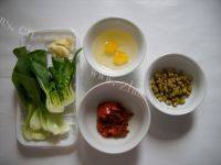 自制麻辣酸豆角牛肚面做法图解2)