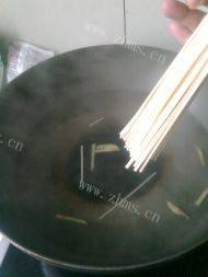 自制鲜虾面做法图解5)
