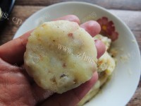美味的洋葱培根土豆饼做法图解13)