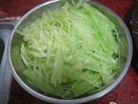 家常菜腊肉炒莴笋做法图解1)