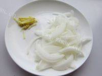 美味的干炸鲫鱼做法图解3)