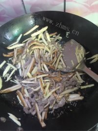 喷香的香干肉丝做法图解4)