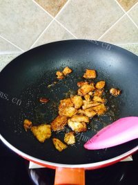 色泽鲜亮的咖喱牛肉饭做法图解3)