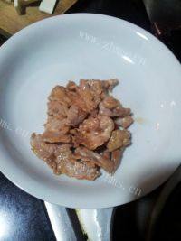 甘脆的茭白炒肉片做法图解6)