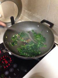 家常菜菠菜炒鸡蛋做法图解3)