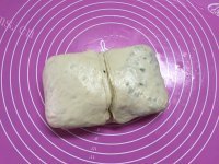 自制椒盐葱花饼做法图解6)