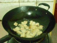 鲜香的花菜炒肉片做法图解3)