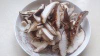 家常菜香菇炒肉丝做法图解2)
