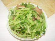 香鲜至极的炒西芹