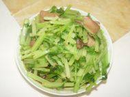 香鲜至极的炒西芹