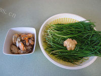 美味的青口煮韭菜做法图解1)
