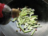 秀色可餐的素炒西葫芦做法图解6)