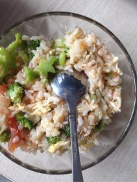 独特的西兰花蛋炒饭做法图解6)