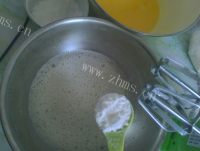 自制蜜豆戚风蛋糕做法图解4)