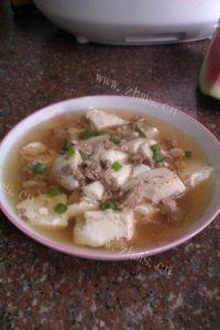 家常菜瘦肉豆腐汤