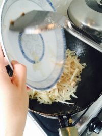 好吃的萝卜丝炒肉做法图解7)