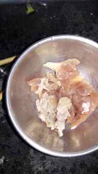 色香味俱全的莴笋炒肉丝做法图解3)