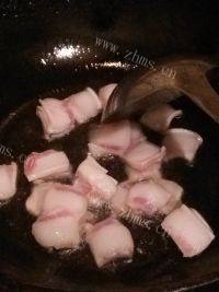 下饭菜青椒炒肉做法图解2)