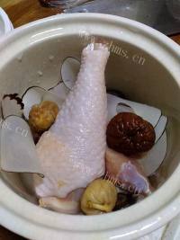 美味海底椰无花果香菇炖鸡做法图解3)