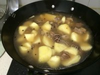 口感丰富的咖喱土豆牛肉做法图解5)