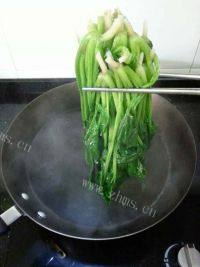 自制芝麻菠菜做法图解5)