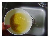 美味早餐小米南瓜红枣粥做法图解1)