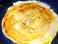 自制黑芝麻鸡蛋饼做法图解5)