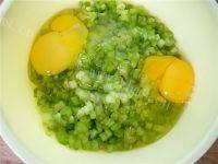 家常菜芹菜炒鸡蛋做法图解3)