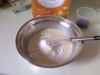 自制蔓越莓麦芬蛋糕做法图解4)