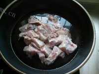 食欲满满的玉米炖排骨做法图解1)