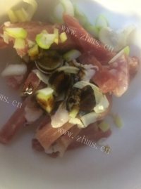 家常菜肉炒蒜苔做法图解2)
