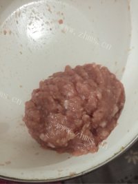美味的生汆丸子汤做法图解3)