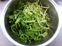 健康营养的芹菜炒肉丝做法图解1)