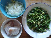 家常菜蒜薹炒肉做法图解1)