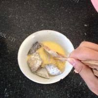 美味的红烧带鱼做法图解1)