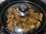 芋头排骨煲做法图解7)