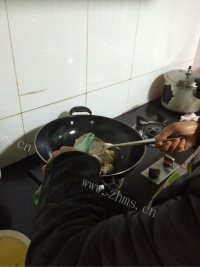 玉盘珍馐的煮螃蟹做法图解5)