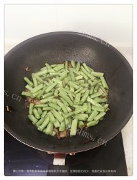 美味的「Mia」家常豆角焖面做法图解8)