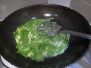 芹菜炒蛋做法图解4)