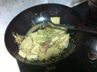 白菜炖冻豆腐做法图解7)